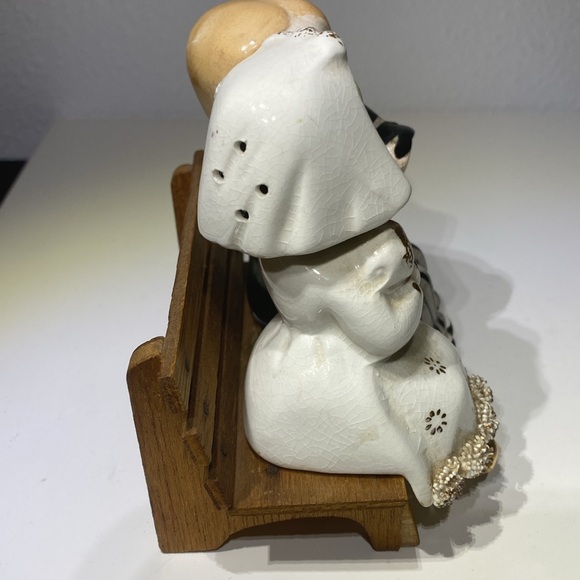 Vintage 50’s Kissing Wedding Couple on Bench Salt & Pepper Shakers - Picture 4 of 11